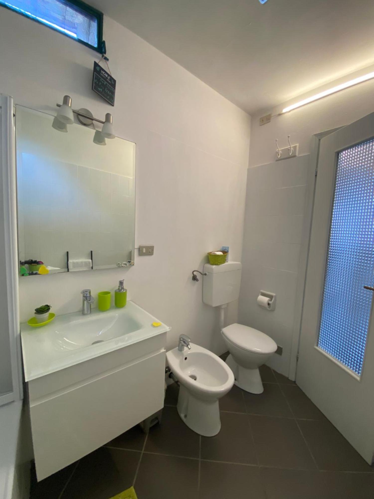 House Al Noce Apartment Moltrasio Exterior photo